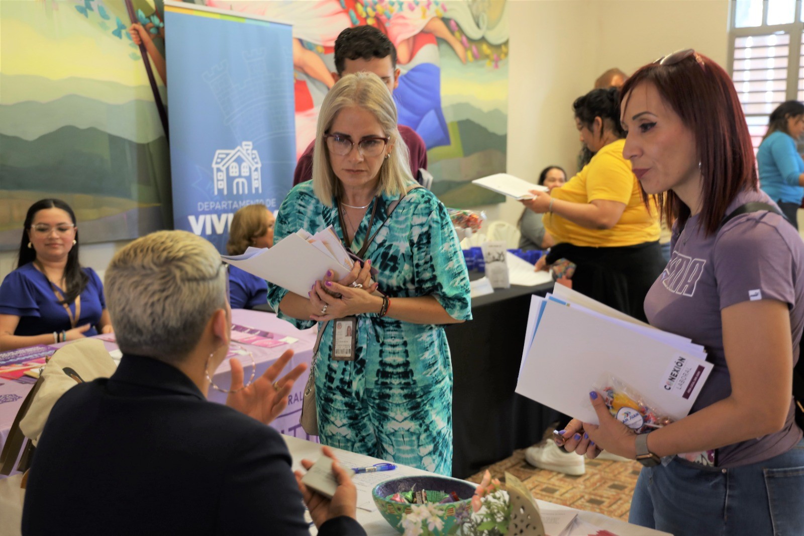 Las participantes pudieron aprovechar información valiosa sobre los servicios que ofrece el Poder Judicial de Puerto Rico, el Departamento de la Familia, la Fundación Sila María Calderón y el Municipio de San Juan.