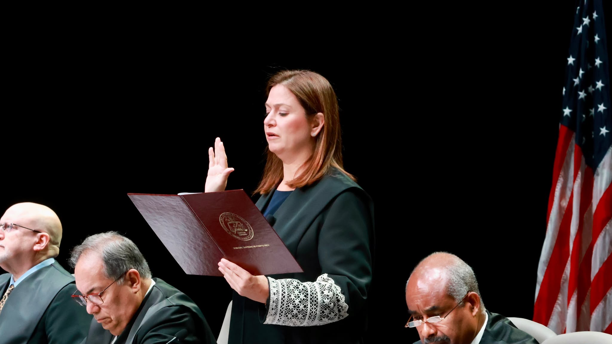 Juramentan nuevos abogados, abogadas y profesionales de la notaría ante el Tribunal Supremo de Puerto Rico Juramentan nuevos abogados, abogadas y profesionales de la notaría ante el Tribunal Supremo de Puerto Rico